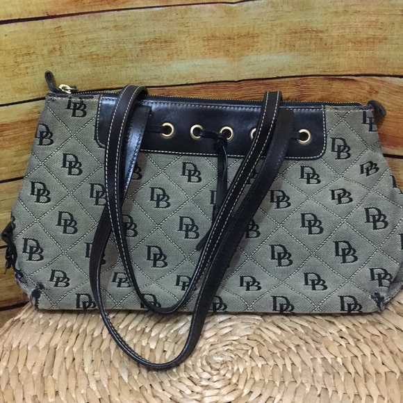 Dooney & Bourke Handbags - Dooney & Bourke Vintage black tote